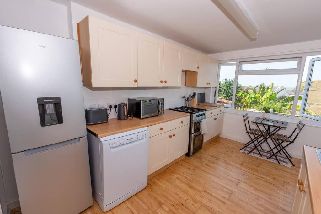 The Tempest, Sea Views, Coastal & Rural Walks. Apartment อิลฟราคูมบ์ ภายนอก รูปภาพ