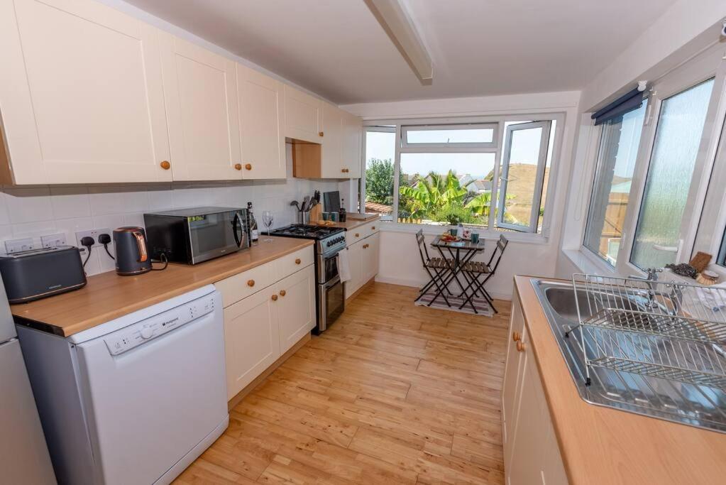 The Tempest, Sea Views, Coastal & Rural Walks. Apartment อิลฟราคูมบ์ ภายนอก รูปภาพ