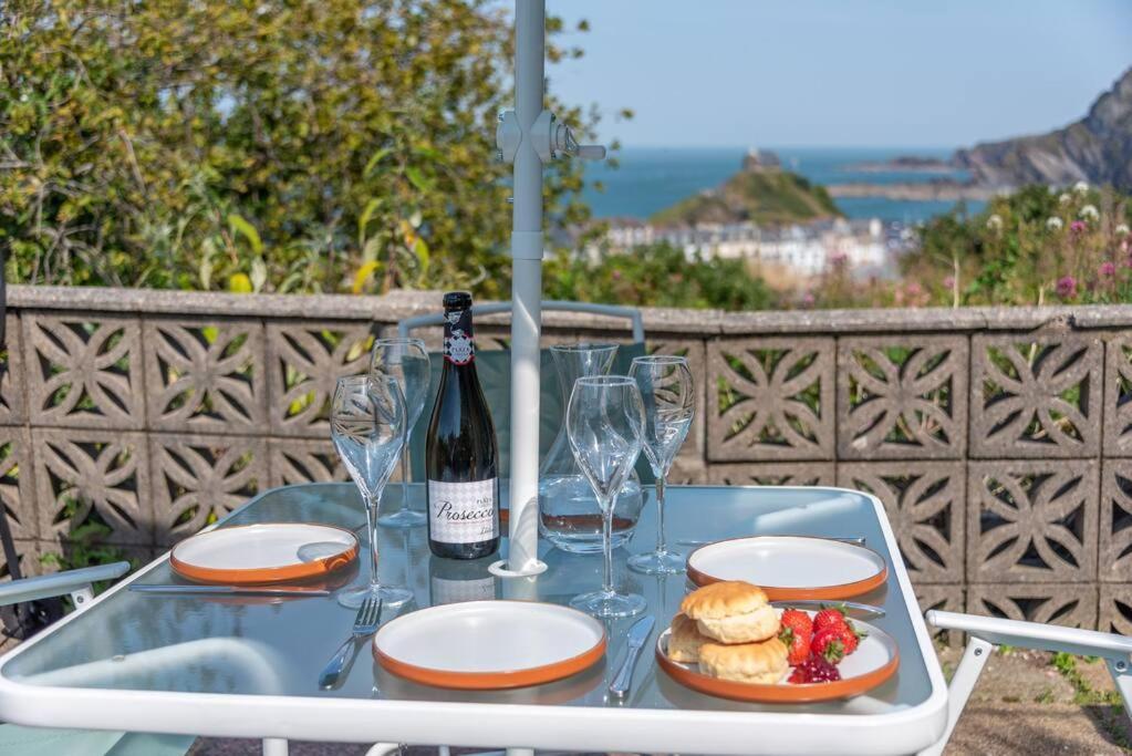 The Tempest, Sea Views, Coastal & Rural Walks. Apartment อิลฟราคูมบ์ ภายนอก รูปภาพ